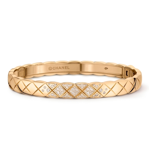 Vertical 18K Beige Gold Coco Crush Quilted Diamond Bangle