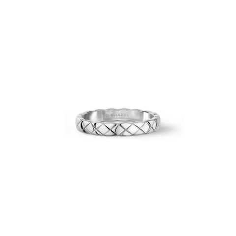 Vertical 18K White Gold Coco Crush Quilted Mini Ring