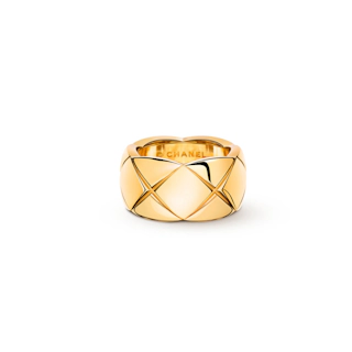 Vertical 18K Yellow Gold Coco Crush Quilted Large Ring